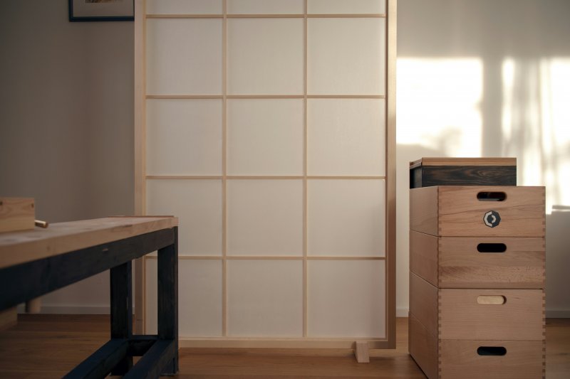 Separador de ambientes en una casa para diferenciar la zona de trabajo